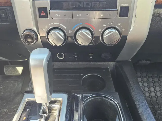Toyota Tundra 5.7L V8 2015 Benzine 14