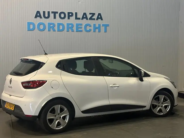 Renault Clio 1.2 Expression 2015 Benzine 8
