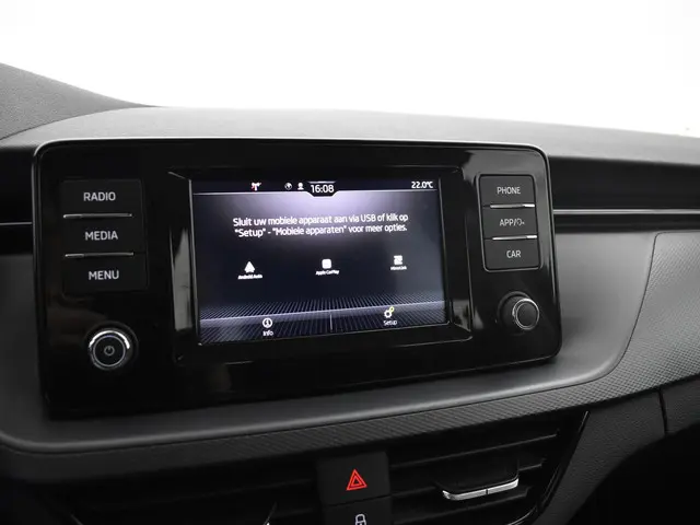 Škoda Kamiq 1.0 Tsi 110pk Ambition 2023 Benzine 18
