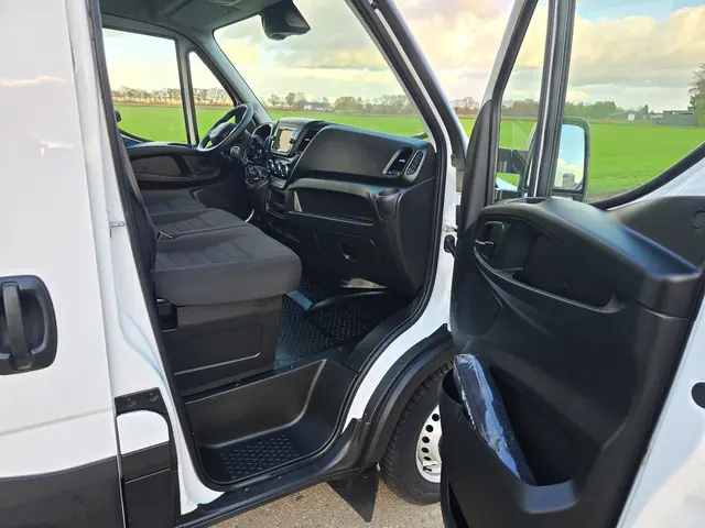 Iveco Daily 35S18HV 3.0 410 H2 2023 Diesel 12