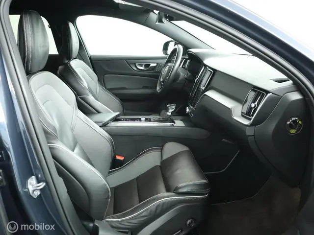 Volvo V60 2.0 T4 R-Design / polestar 211pk 2019 Benzine 60