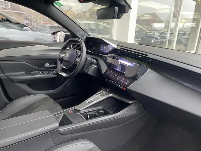 Peugeot 408 1.6 HYbrid GT 180 EAT8 2024 Hybride Benzine 5