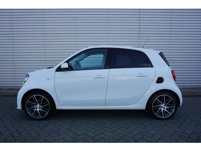 Smart Forfour 1.0 T BRABUS AUTOMAAT 2017 Benzine 4