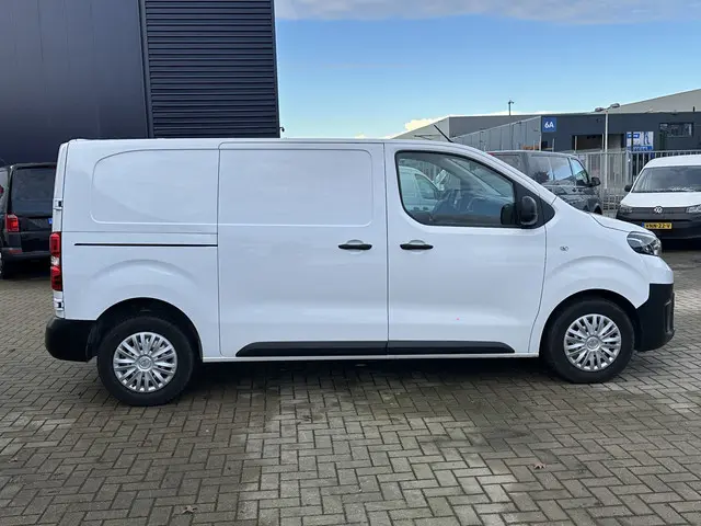 Toyota ProAce Worker 2.0 D-4D 145PK 2022 Diesel 7