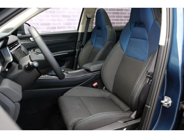 Lynk & Co 01 1.5 Plug-in Hybrid 2024 Hybride Benzine 20