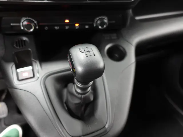 Peugeot Partner 1.5 L2 2023 Diesel 19