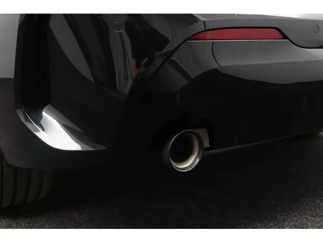 BMW 1 Serie 118i Business Edition 2022 Benzine 50