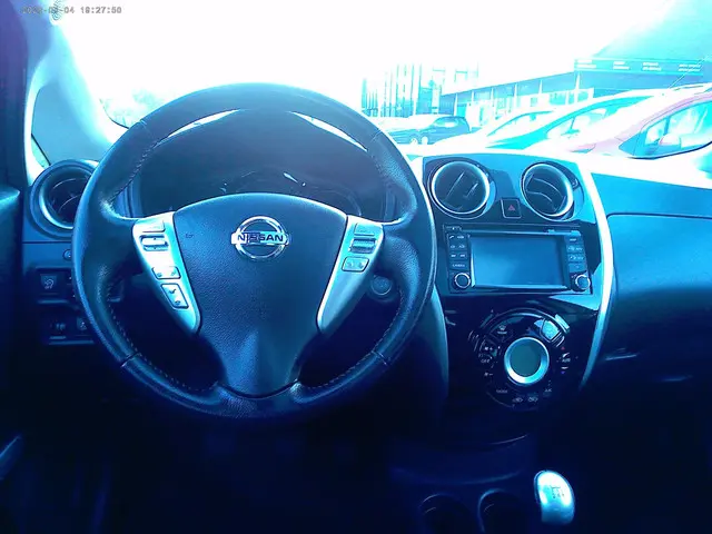 Nissan Note 1.2 DIG-S Tekna ( NAVI +Airco ) 2015 Benzine 19