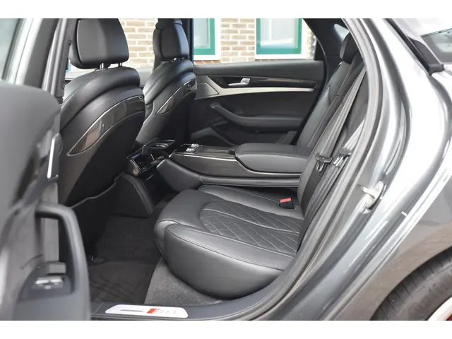 Audi A8 4.0 TFSI S8 quattro Pro Line+ 2013 Benzine 19