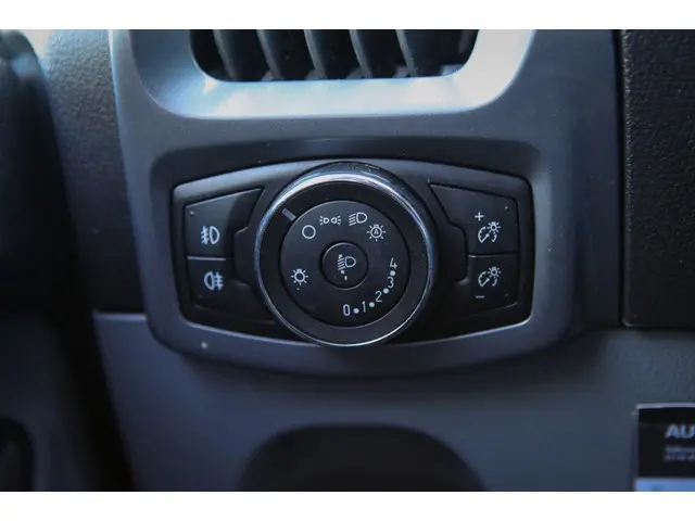 Ford Transit Custom 290 2.0 TDCI L2H1 Sp 2018 Diesel 17