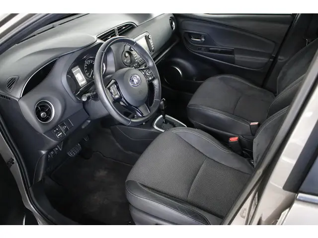 Toyota Yaris 1.5 Hybrid Executive 2017 Hybride Benzine 4