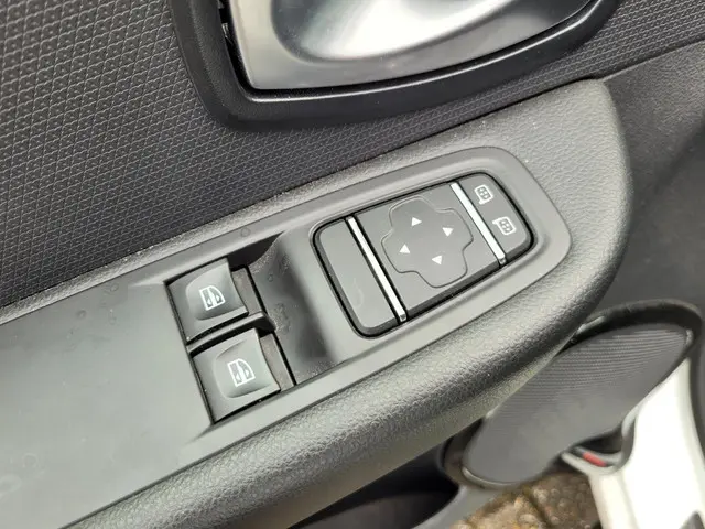 Renault Clio 0.9 TCe Limited 2018 Benzine 13