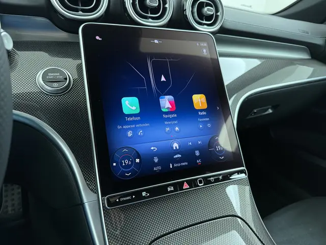 Mercedes-Benz C-Klasse 180 AMG Line 2024 Benzine 27