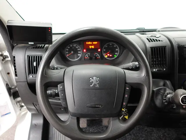 Peugeot Boxer 335 2.2 HDI L2H2 2014 Diesel 14