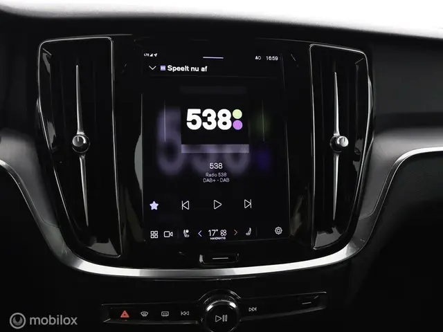 Volvo V60 2.0 B3 Essential| Camera | Trekhaak 2023 Benzine 68