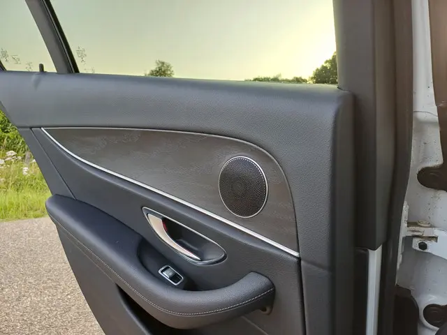 Mercedes-Benz E-Klasse 200 Premium 2017 Benzine 30