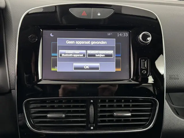 Renault Clio Estate TCe 90 Limited 2019 Benzine 32
