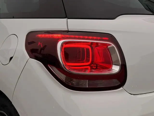 Citroën DS3 1.2 VTi So Chic|Leer|Navi|pdc 2014 Benzine 18