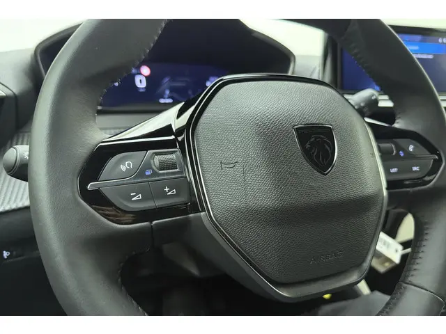 Peugeot 2008 1.2T 100pk Allure 2024 Benzine 18