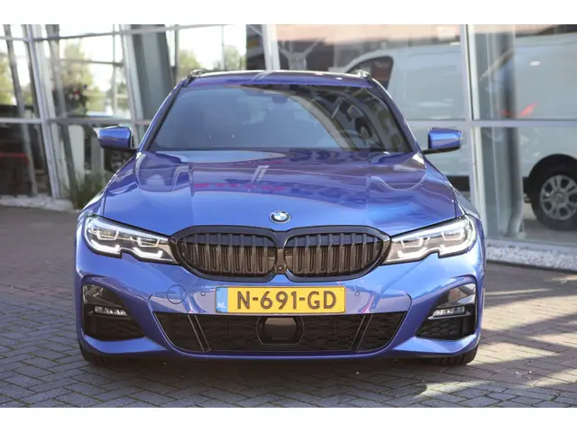 BMW 3 Serie Touring 330i M-Sport 2021 Benzine 7
