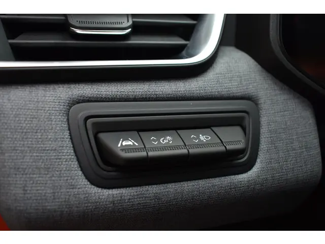 Renault Clio TCe 90 GPF evolution 2024 Benzine 24