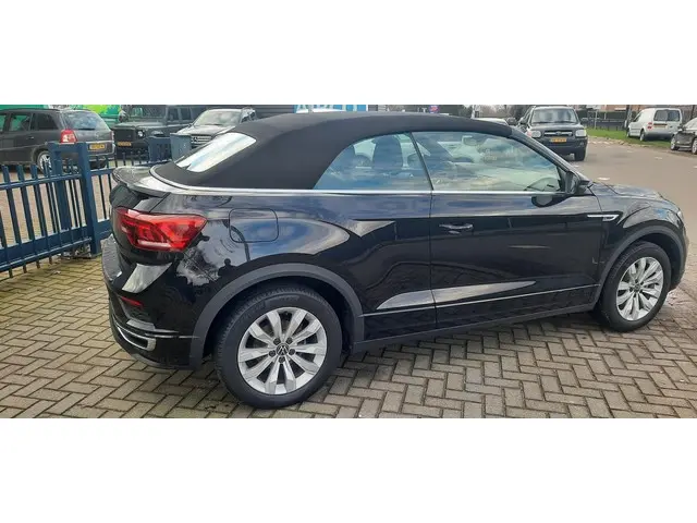 Volkswagen T-Roc 3