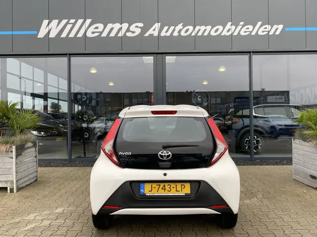 Toyota Aygo 1.0 VVT-i x-fun 2020 Benzine 8