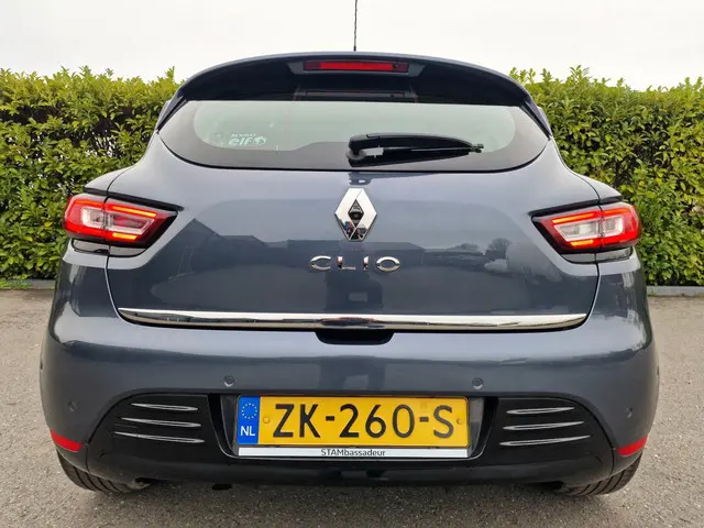 Renault Clio 0.9 TCe INTENS LEER NAP 2019 Benzine 18