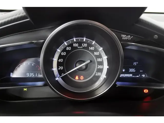 Mazda 2 1.5 115pk 6 bak GT-M 2015 Benzine 3