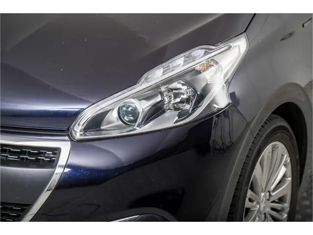 Peugeot 208 1.2 PureTech Signature 2019 Benzine 22