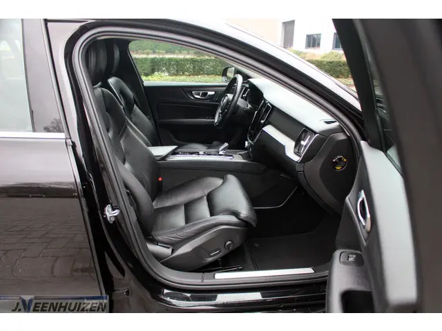 Volvo V60 2.0 B4 R-Design 2020 Hybride Benzine 8