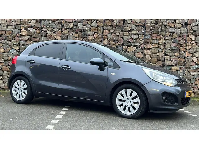 Kia Rio 1.4 CVVT ExecutiveLine 2014 Benzine 3