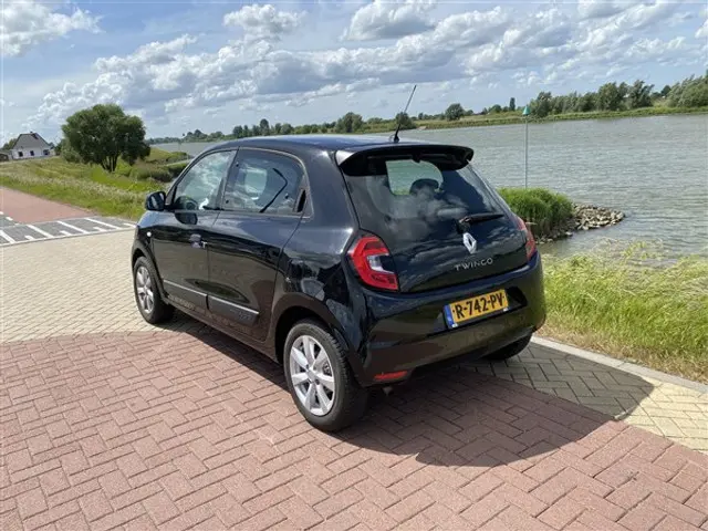 Renault Twingo 1.0 TCE AIRCO.LMV. 2021 Benzine 2