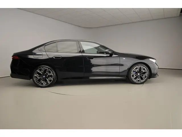 BMW 5 Serie Sedan 540d xDrive 2024 Diesel 4
