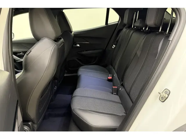 Peugeot 2008 1.2 PureTech 130pk GT-Line 2020 Benzine 29