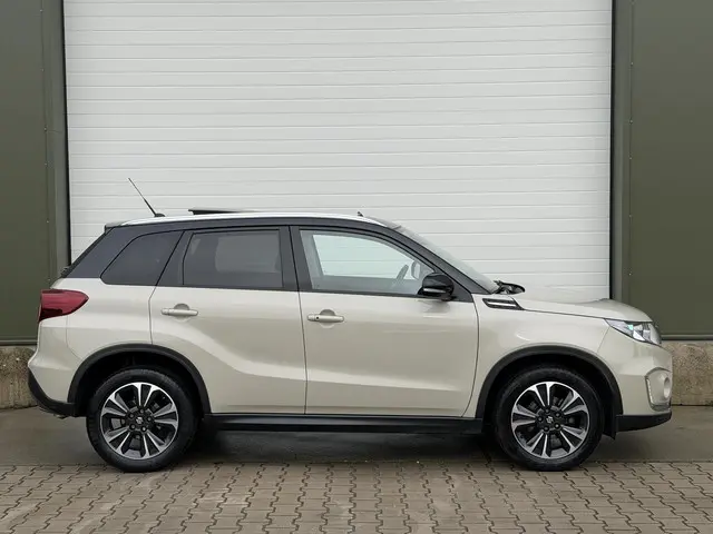 Suzuki Vitara 1.4 140 pk Automaat Style 2019 Benzine 11