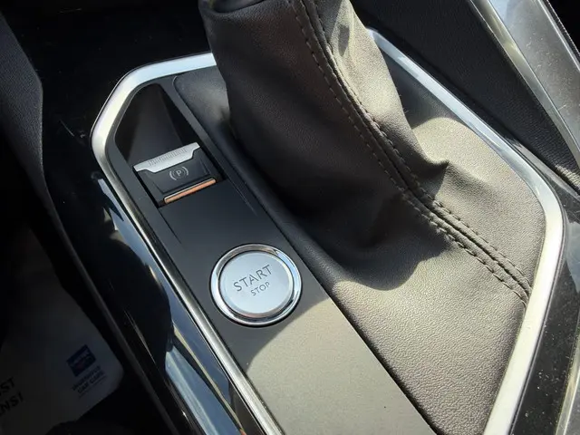 Peugeot 3008 1.2 PureTech Première 2016 Benzine 8