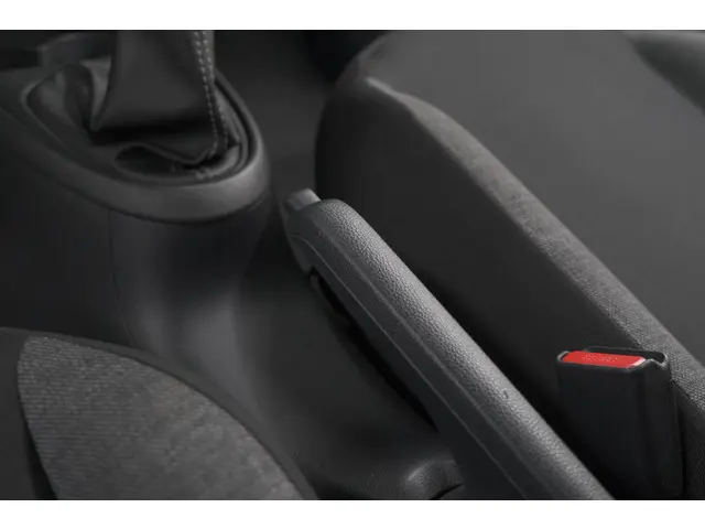 Toyota Aygo X 1.0 VVT-i MT Play 2023 Benzine 43