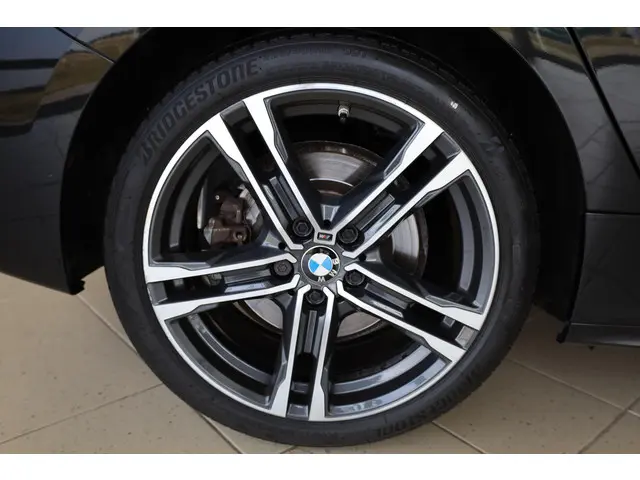 BMW 1 Serie 5-deurs 120i 2021 Benzine 6