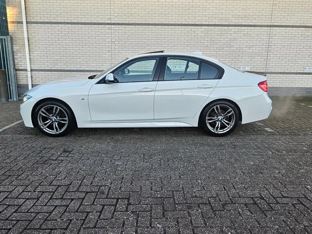 BMW 3 Serie 320i#Nap#M-Sport#Automaat#Opendak 2017 Benzine 2