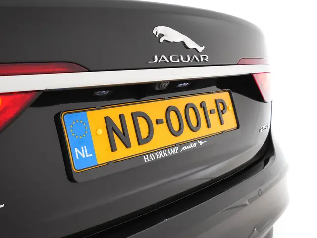 Jaguar XF 2.0 Portfolio 2017 Benzine 24