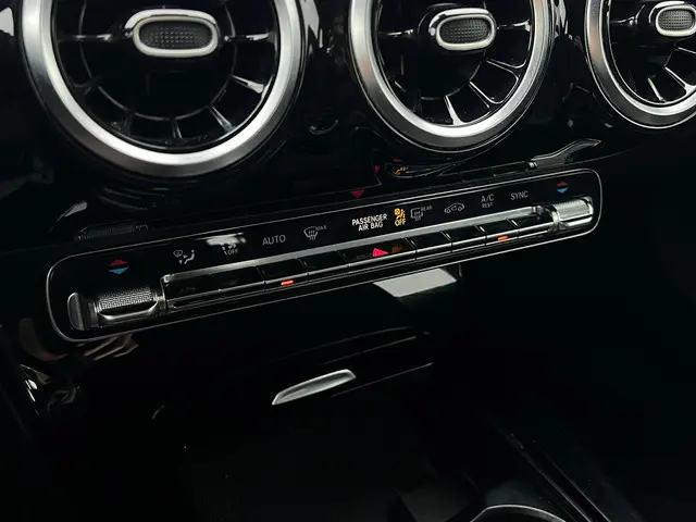 Mercedes-Benz A-Klasse 200 2019 Benzine 17