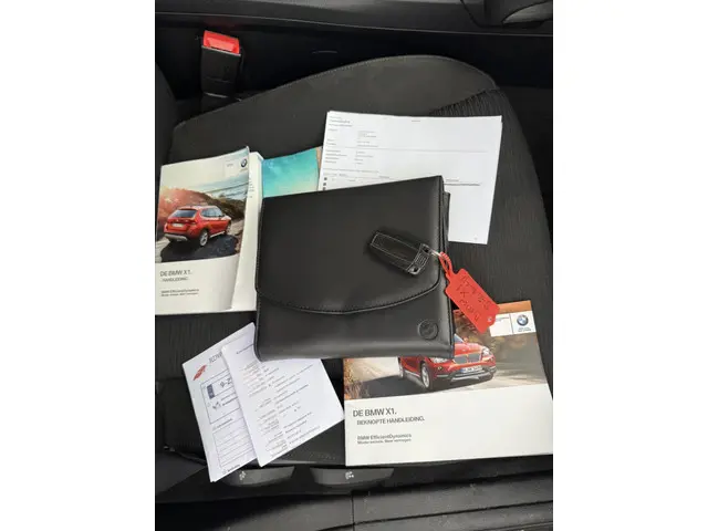 BMW X1 sDrive20i Executive 2015 Benzine 10