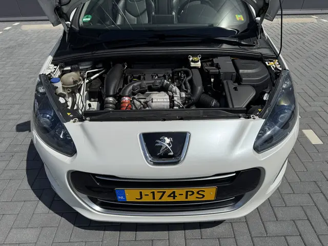 Peugeot 308 CC 1.6 THP Roland Garros 2014 Benzine 21
