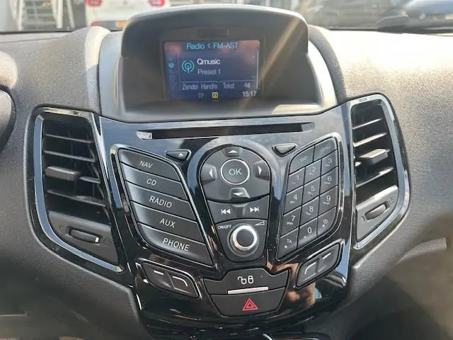 Ford Fiesta 1.0 EcoBoost Titanium 2015 Benzine 16