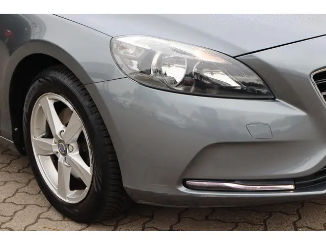 Volvo V40 1.6 T2 Kinetic 2015 Benzine 11