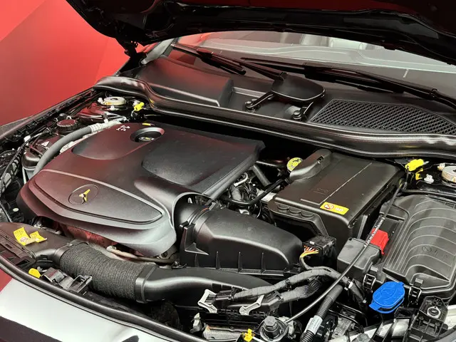 Mercedes-Benz CLA CLA 250 Edition 1 2013 Benzine 12