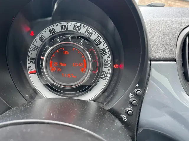 Fiat 500 1.0 Hybrid Dolcevita 2022 Hybride Benzine 10