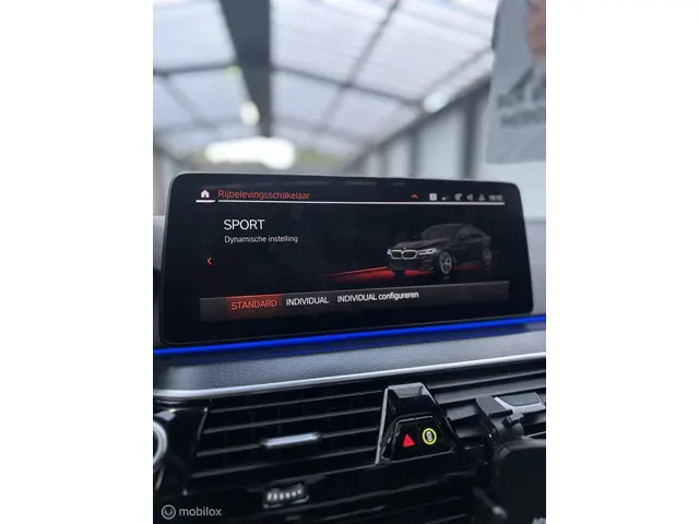 BMW 5 Serie 530i High Executive 2021 Benzine 19