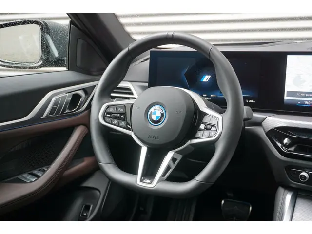 BMW i4 eDrive35 2024 Elektrisch 21